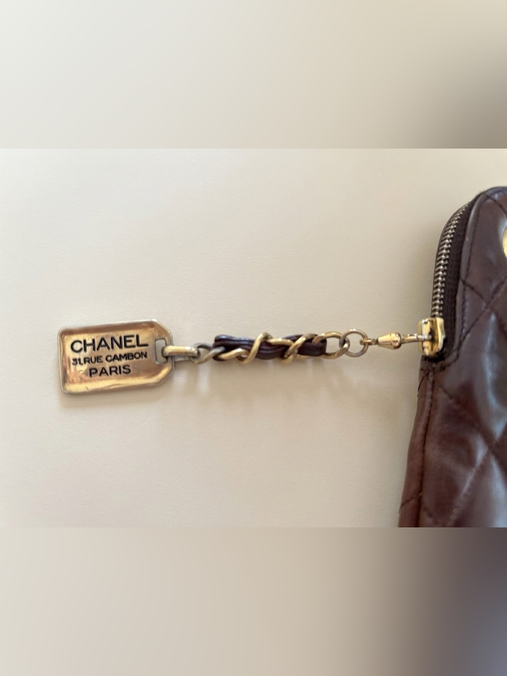 Authentic CHANEL Matelasse Quilted Leather Shoulder Bag with Gold Chain - Picture 5 of 14